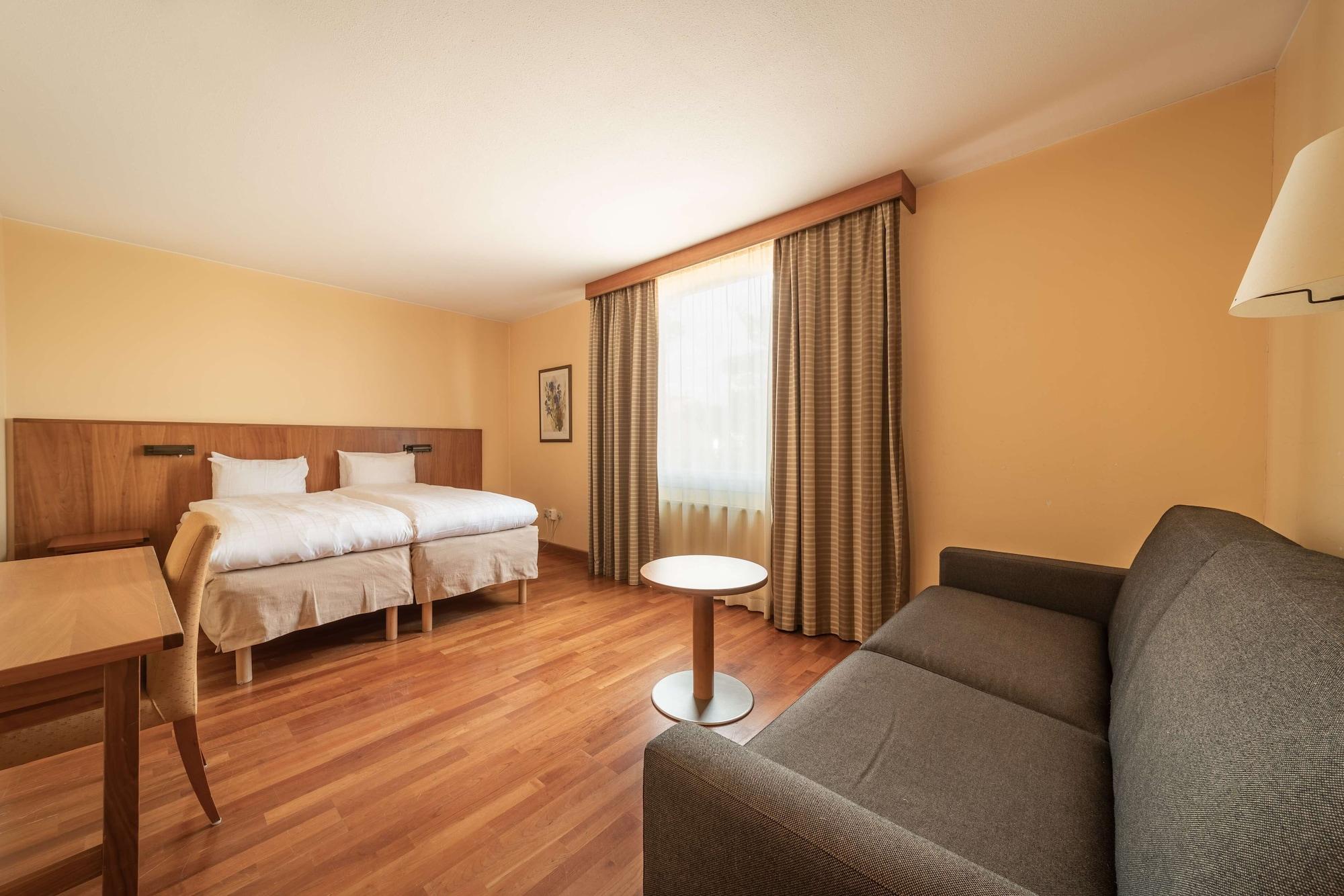 Best Western Plus Skogshojd Södertälje Buitenkant foto