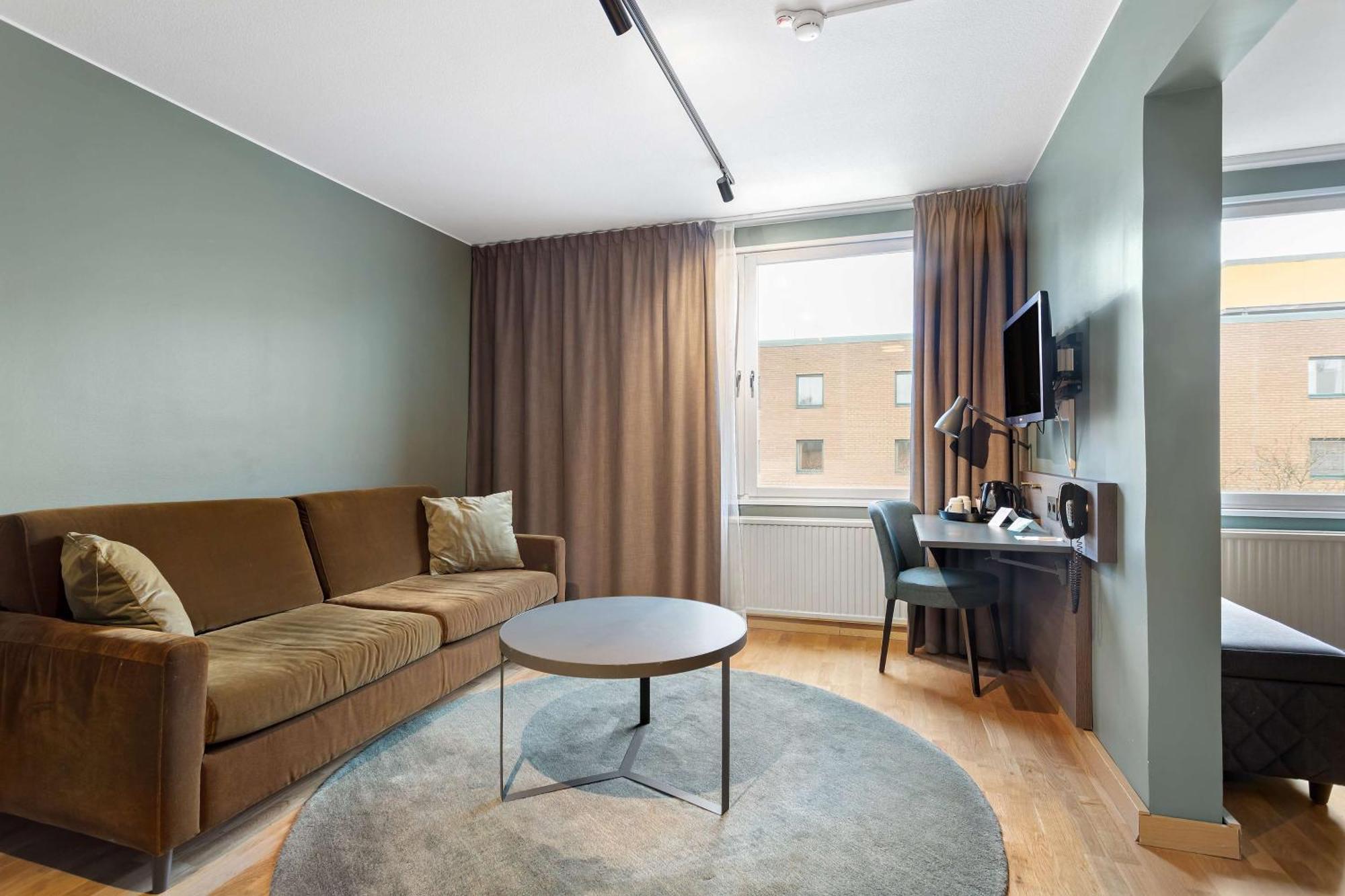 Best Western Plus Skogshojd Södertälje Buitenkant foto